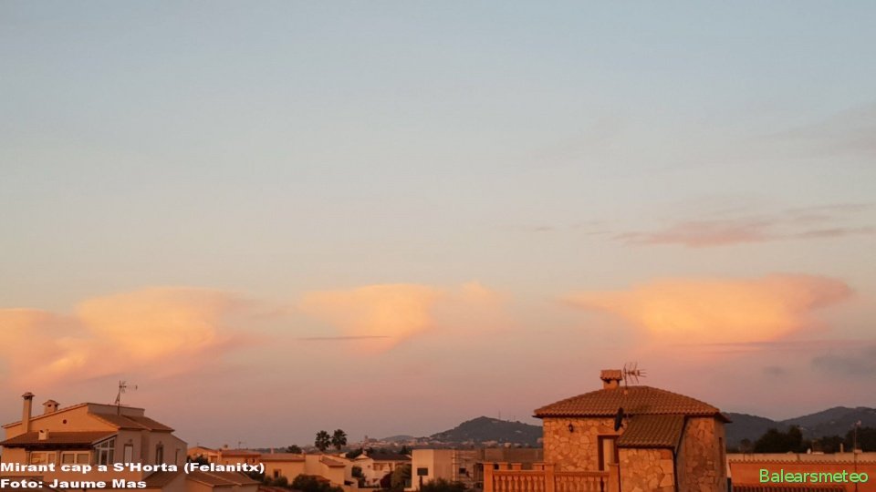 Mirant cap a s'Horta, sortida del Sol
