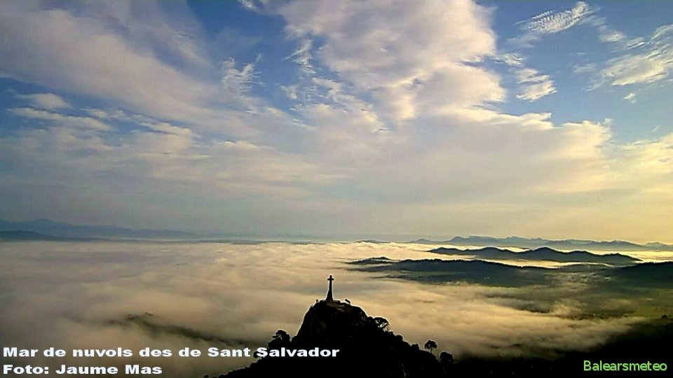 Sortida de sol amb nuvols - Sant Salvador