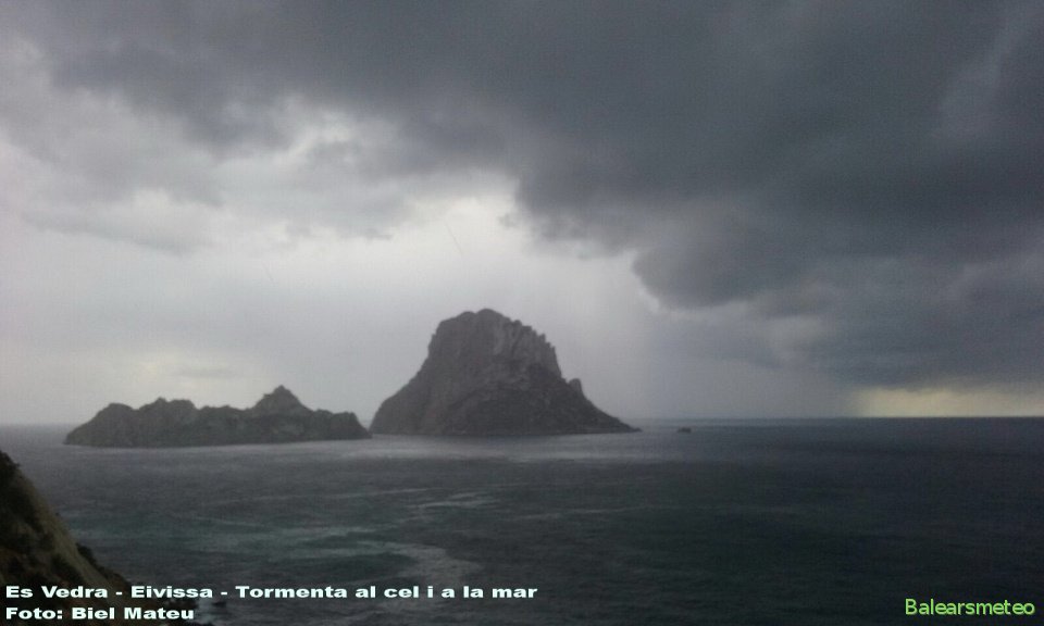 Tormenta al cel i a la mar - Es Vedrà - Eivissa